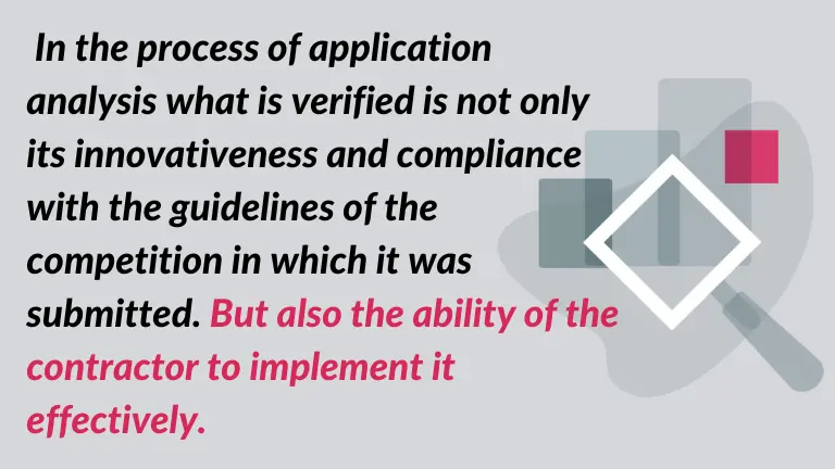 laptop keyboard, text on threats and risks associated with grant partner